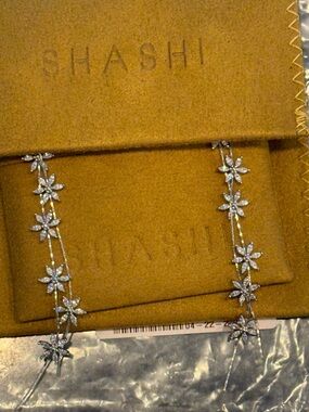 SHASHI Whisper Earrings - NWT - Silver Floral Chain Necklace and Earrings Set
